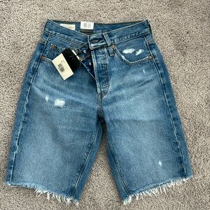 Levi’s 501 knee length shorts